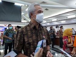 Ganjar Kirim Bantuan untuk Mahasiswa Undip yang Tak Mudik