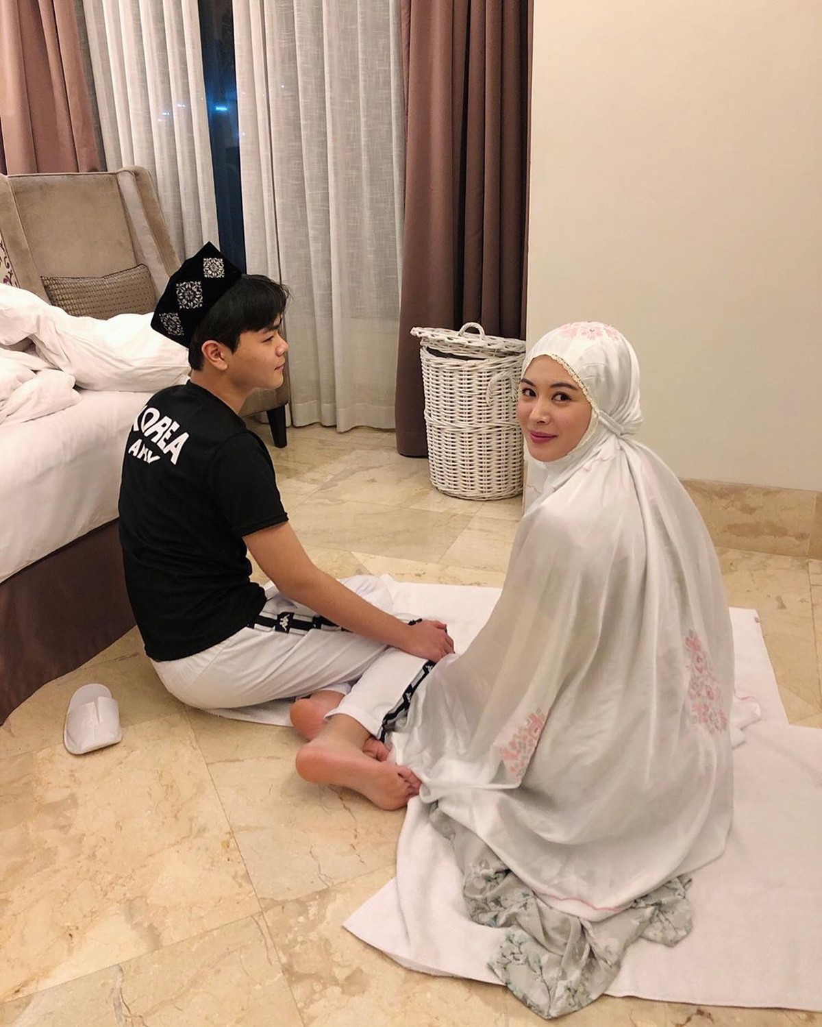 Ayana Moon dan Aydin Moon