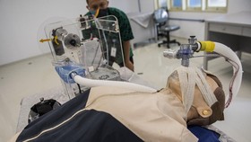 Prabowo Dorong Pindad dan Dirgantara Produksi Ventilator