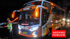 VIDEO: Petugas Hadang Pemudik dari Jakarta
