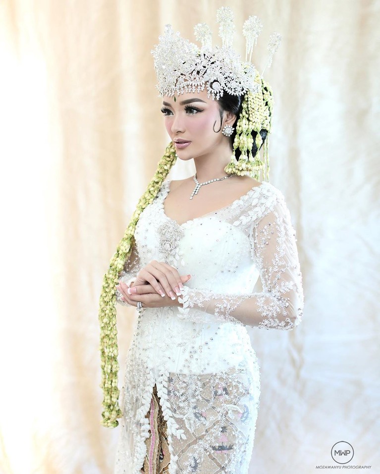 Zaskia Gotik Zaskia Gotik