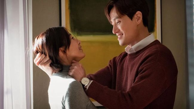 Kim Hee-ae dan Park Hae-joon The World of the Married