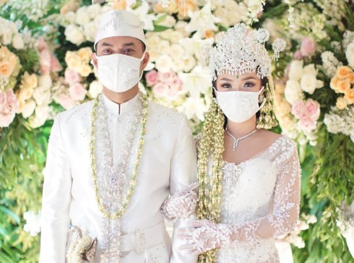 Zaskia Gotik dan Sirajuddin Mahmud