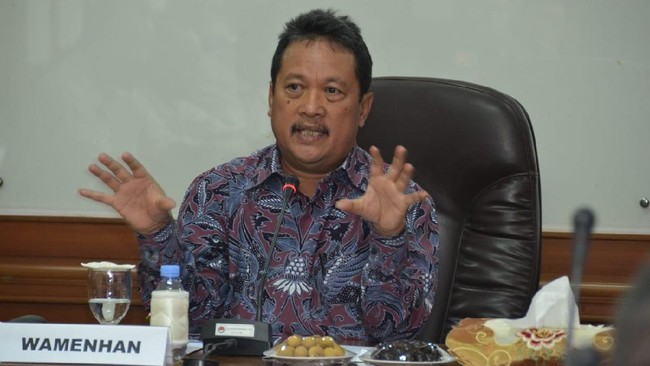 Kemenhan menyebut setelah kampus, pihaknya juga tengah menggodok program Bela Negara untuk diterapkan di level pendidikan usia dini, SD hingga SMA.