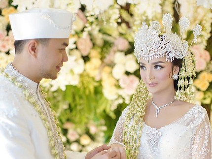 5 Potret Pernikahan Siri Zaskia 'Gotik' & Pengusaha Kaltim Sirajuddin Mahmud