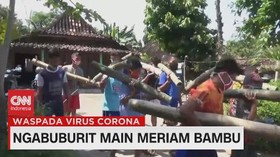VIDEO: Ngabuburit Main Meriam Bambu
