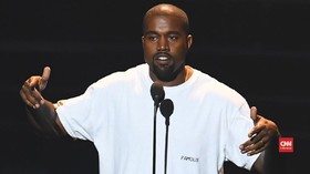 Kanye West Vokal soal Anti Vaksin, Risiko Bagi Bisnis Gap