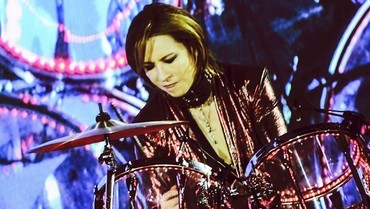 img-title Musisi Yoshiki Sumbang Tenaga Medis Rp1,4 M & Ingatkan di Rumah Saja Saat Corona