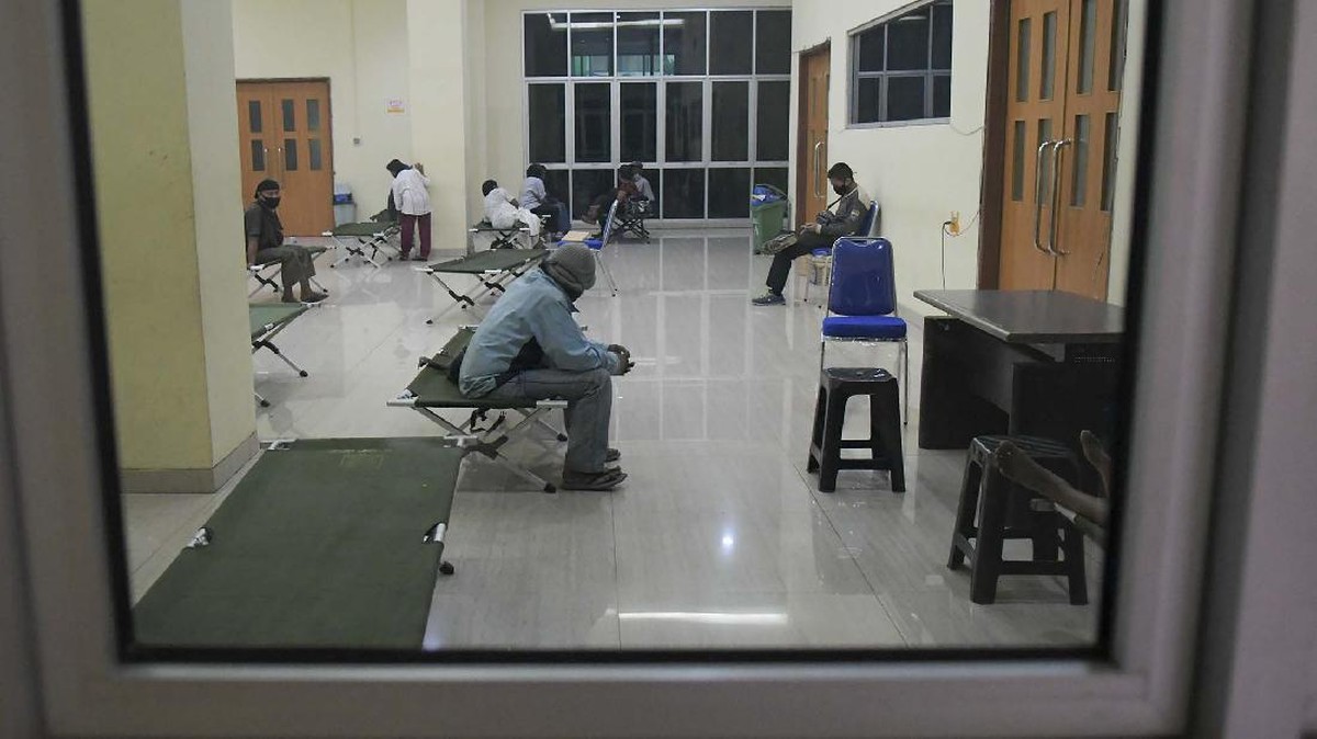 FOTO : Penampungan Tuna Wisma Imbas Corona di GOR Tanah Abang