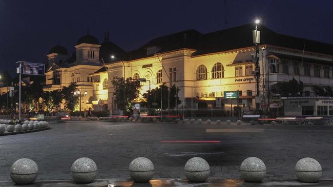 Pemerintah Daerah Istimewa Yogyakarta akan tetap membuka tempat wisata untuk warga lokal, tentunya dengan protokol kesehatan yang ketat.