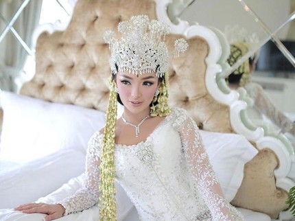 Wow Baju Pengantin Zaskia Gotik Harganya Ratusan Juta
