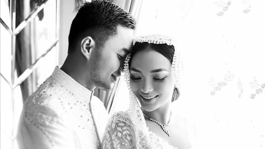 Zaskia Gotik menikah siri dengan Sirajuddin Mahmud.