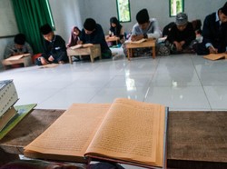 Polisi dan Kitab Kuning