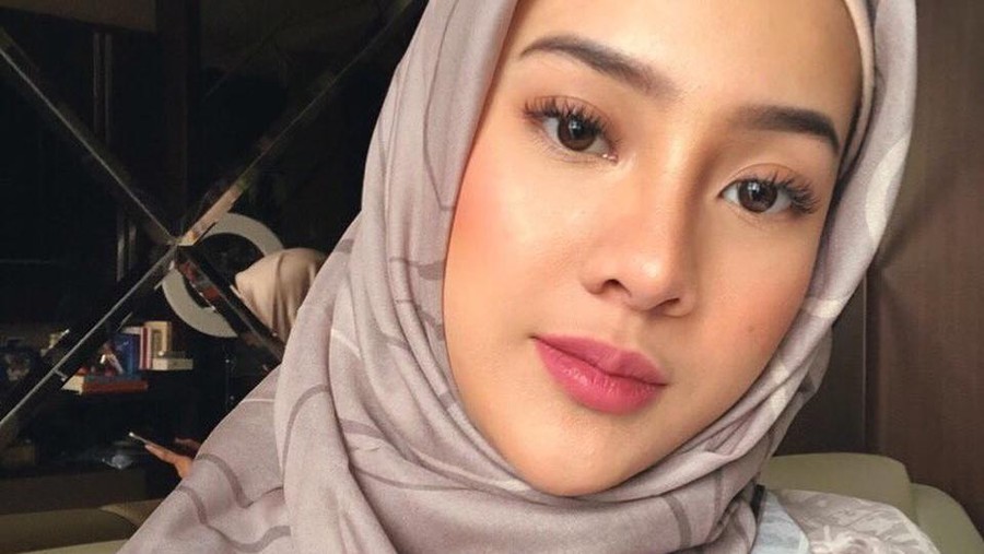 Anya Geraldine berhijab