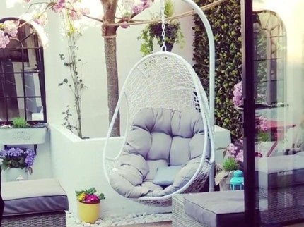 7 Foto Taman Cantik di Rumah Angie 'Virgin' di London Inggris