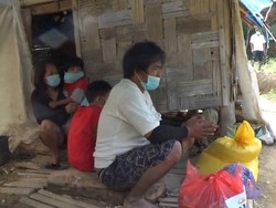 Ditolak Warga, Satu Keluarga di Mamasa Karantina Mandiri di Tengah Sawah
