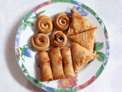 Roti Coklatku: Ngemil Mamol Coklat dan Lumpia Jagung Pedas untuk Berbuka