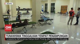 VIDEO: Tunawisma di GOR Jakarta Tinggalkan Tempat Penampungan