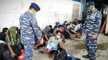TNI AL Cegat 17 TKI Ilegal dari Malaysia di Perairan Tanjungbalai