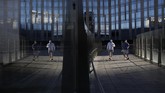 kosong dan sepi, cara las vegas bertahan hidup In this April 18, 2020, photo, people wear masks as a precaution against the coronavirus as they walk along the Las Vegas Strip in Las Vegas. (AP Photo/John Locher)