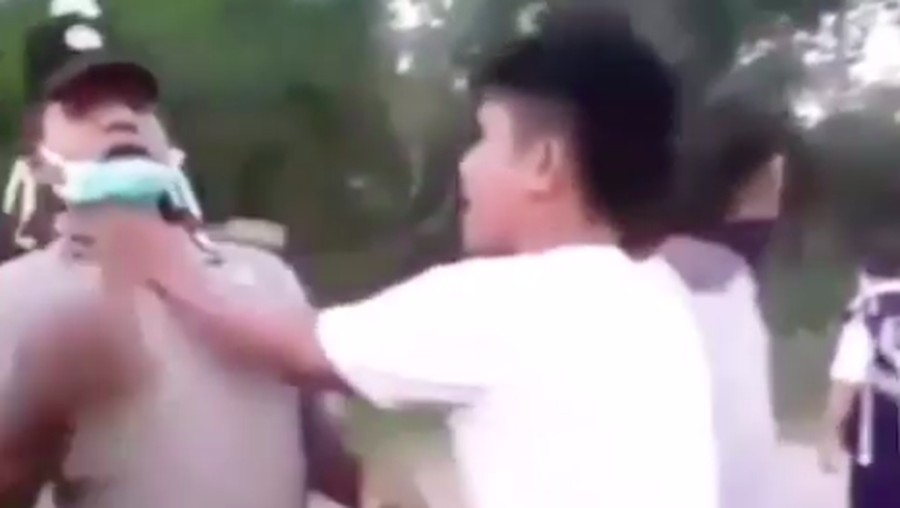 Pemabuk cekik polisi
