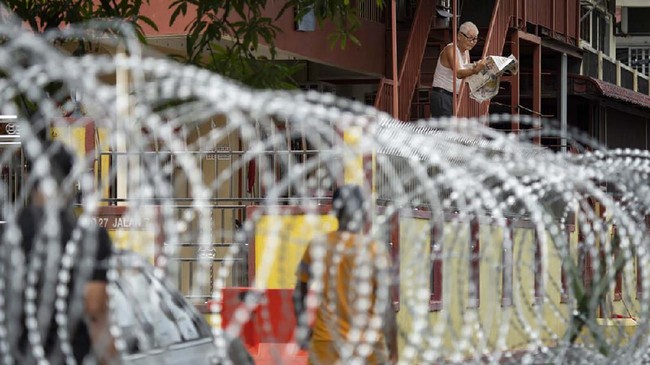 Pemerintah Malaysia melarang penduduk berkunjung ke rumah kerabat saat libur Imlek untuk mencegah penularan dan penyebaran virus corona.