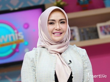 img-title Artis hingga Anggota Dewan, Ini Daftar Jamaah Majlis Taklim Eddies Adelia