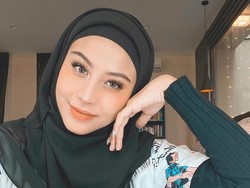 Foto Bareng Eks Istri Wishnutama, Awkarin Sudah Direstui dengan Sabian Tama?