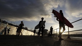 FOTO: Ceria Usai Lockdown di Pantai Bondi