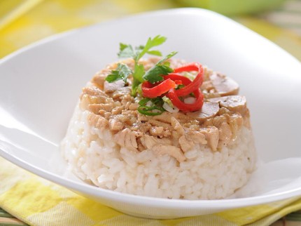 Menu Sahur: Resep Nasi Tim Ayam Sayur Simpel dan Mengenyangkan