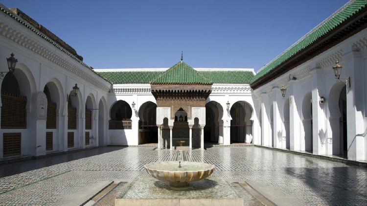 Founded by a wealthy Tunisian woman, Fatima Alfehri, daughter of a rich merchant, Al Karaouine University and its affiliated mosque are among the world’s oldest.