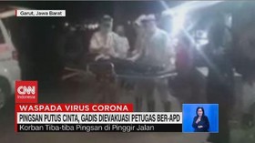 VIDEO: Pingsan Putus Cinta, Gadis Dievakuasi Petugas Ber-APD