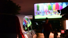 VIDEO: Bioskop Drive-in Florida Laris Manis di Tengah Pandemi