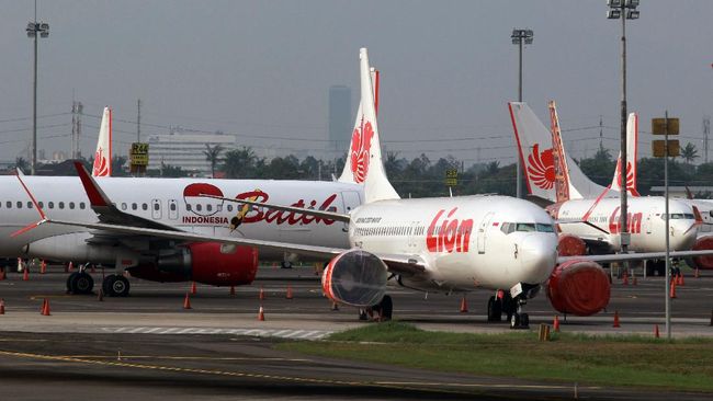 Lion Air Group Rumahkan 8.000 Karyawan - CNN Indonesia