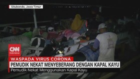 VIDEO: Pemudik Nekat Menyeberang Dengan Kapal Kayu