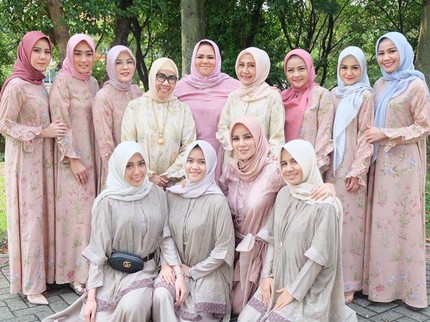 7 Potret Olla Ramlan Bersaudara, Harmonis meski Lahir dari 3 Ibu Berbeda