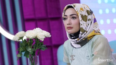 img-title Gaya Hijab Imel Putri Eks Istri Suami Zaskia Gotik Dikritik, Kenapa?