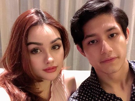 7 Potret Kompak Teuku Rassya & Ibu Sambung yang Cantik Banget, Bak Adik Kakak