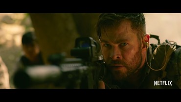 img-title Film 'Extraction' yang Dibintangi Chris Hemsworth Rajai Chart Netflix