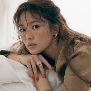 Tetap Cantik di Usia 40, Song Hye Kyo Kembali Jadi Model Kosmetik