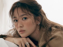 7 Foto Terbaru Song Hye Kyo, Tampil Beda Hingga Nyaris Tak Dikenali