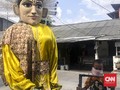 Pengamen Ondel-ondel yang Lebih Takut Lapar Ketimbang Corona