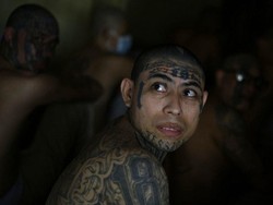 Tak Ada Sinar Matahari untuk Napi Kekerasan Geng di Penjara El Salvador
