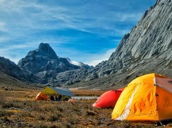 Bukan Puncak Jaya dan Carstensz, Nama Aslinya Adalah Nemangkawi Ninggok