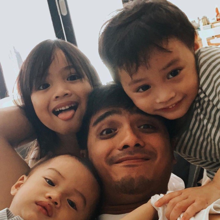 Dari unggahan di Instagram miliknya, Ricky Harun sering banget menghabiskan waktu bersama buah hatinya. (Foto: Instagram @rickyharun)