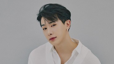 img-title Penampilan Terkini Wonho Eks Monsta X Usai Gabung di Agensi Baru