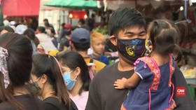 VIDEO: Warga Bangkok Berdesakan di Pasar Abaikan Jaga Jarak