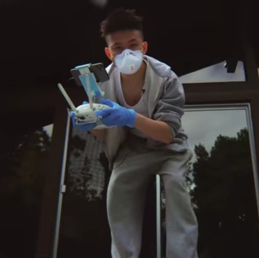 Video Klip 'BALI' Perlihatkan Rich Brian Salurkan Bantuan Lewat Drone