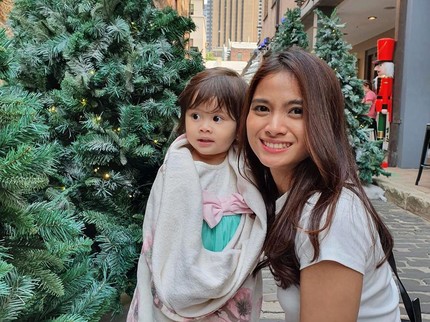 7 Potret Acha Septriasa dan Putri Kecilnya yang Suka Bergaya ala Princess
