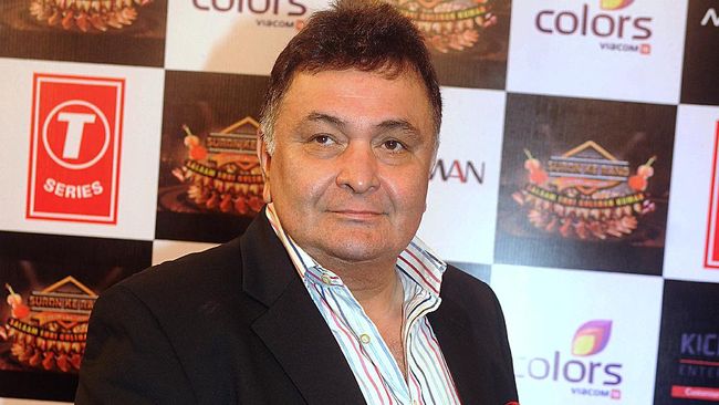 Indian Bollywood actor Rishi Kapoor poses during the 'Suron Ke Rang Color ke Sang - Salaam Shri Gulshan Kumar' musical concert in fond memory of the late Gulshan Kumar, in Mumbai on September 22, 2015. AFP PHOTO (Photo by STR / AFP)